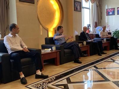 冠軍磁磚喜迎建材行業協會領導蒞臨指導，共話磁磚行業新篇章